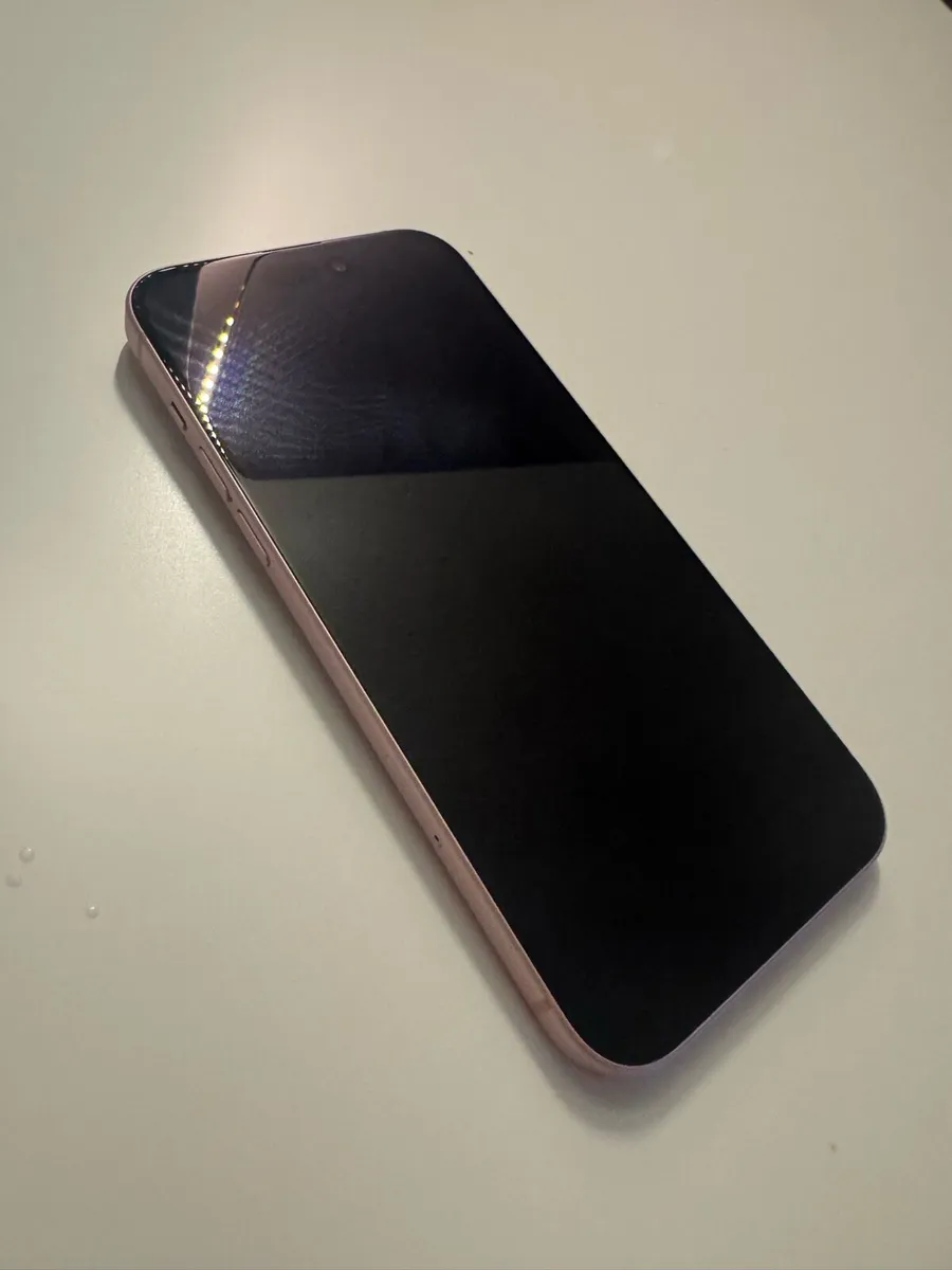 iPhone 15 Plus - Image 2