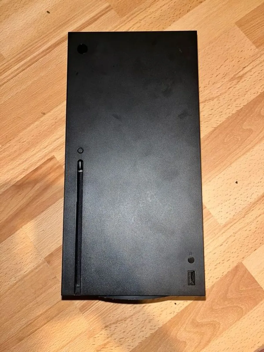 Xbox Series X - Image 1