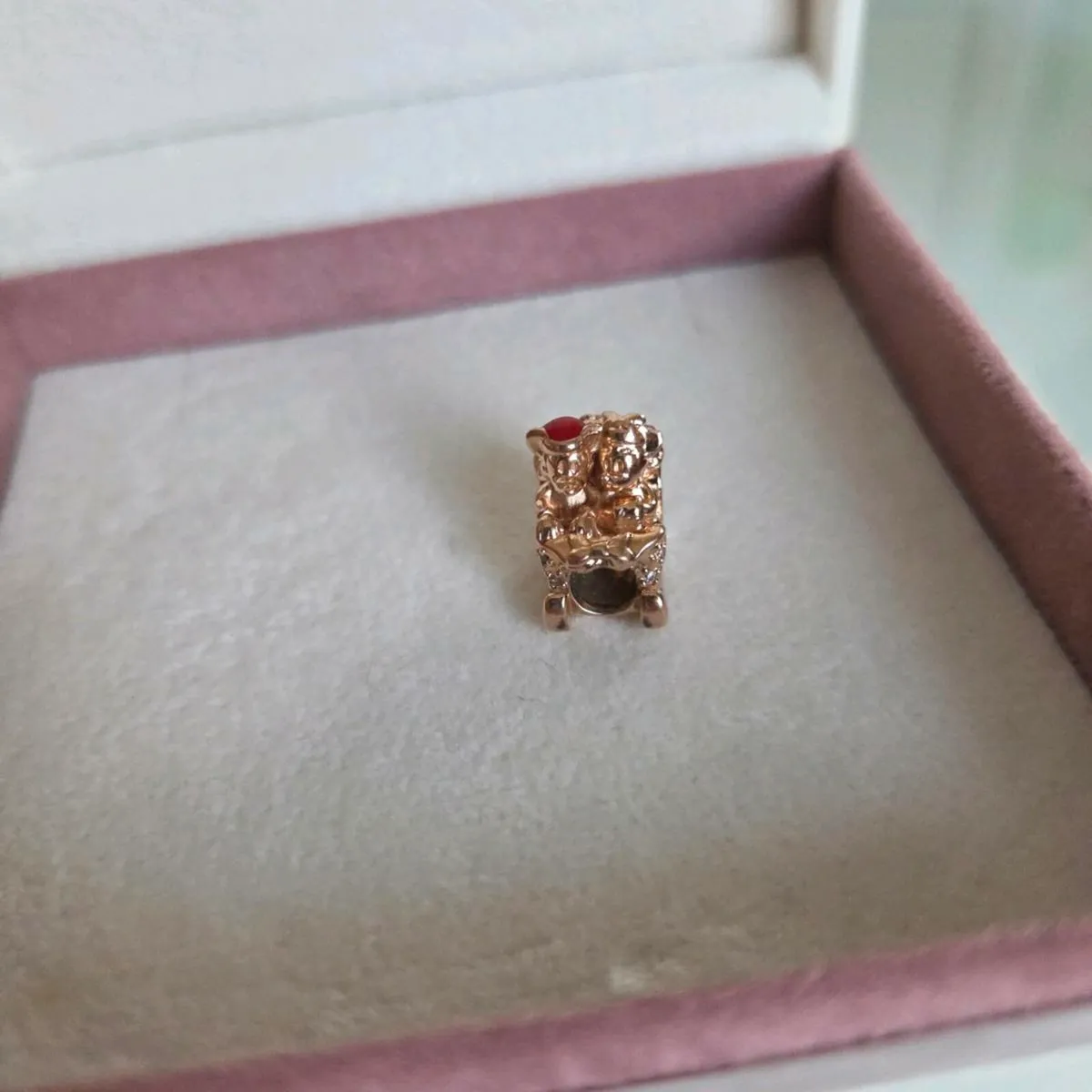 Pandora rose gold minnie& mickey Christmas sleigh - Image 1