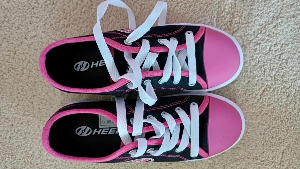 Heeleys skates - Image 4