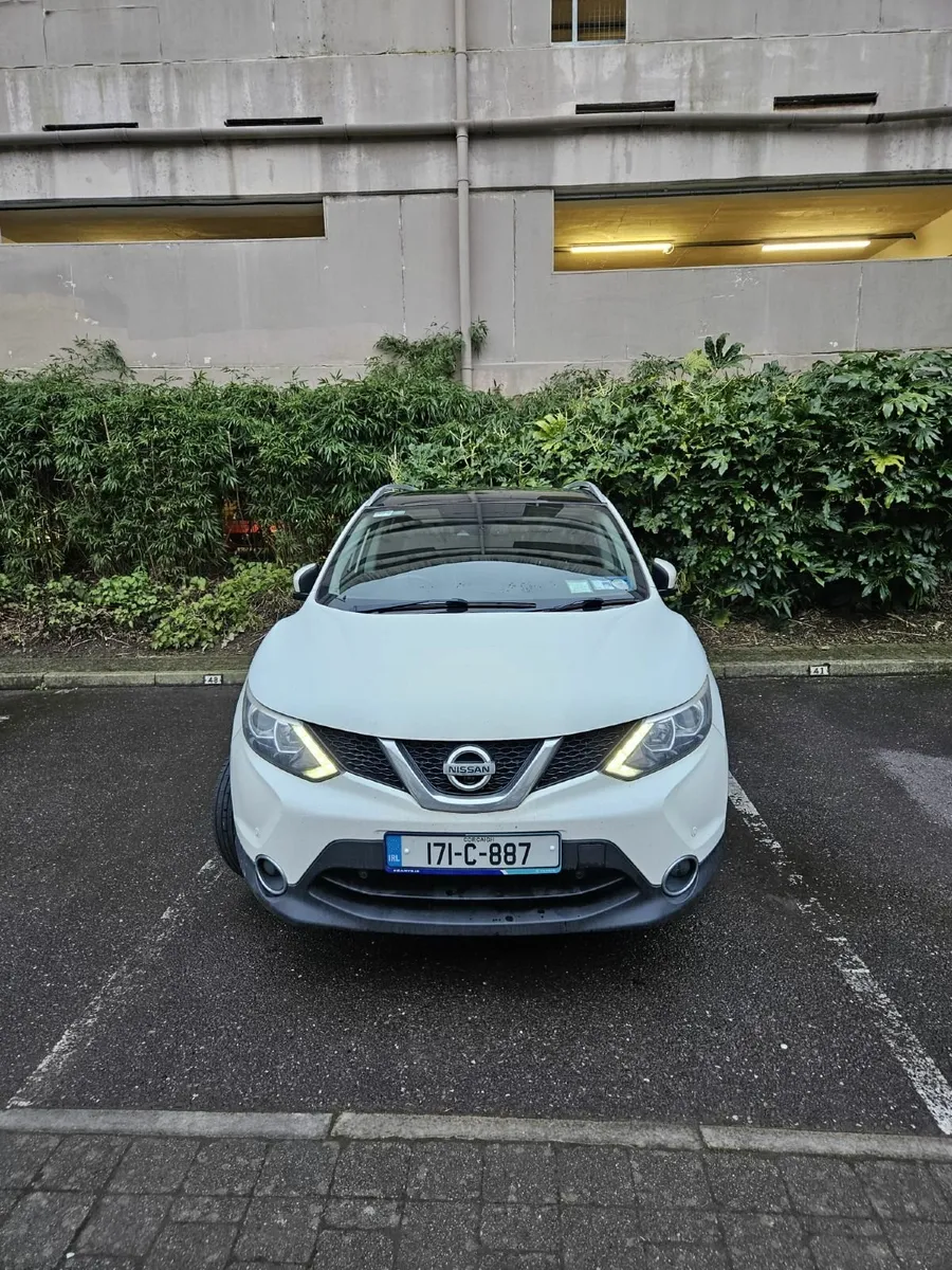 Nissan Qashqai 2017, SV Premium, Low Mileage - Image 3