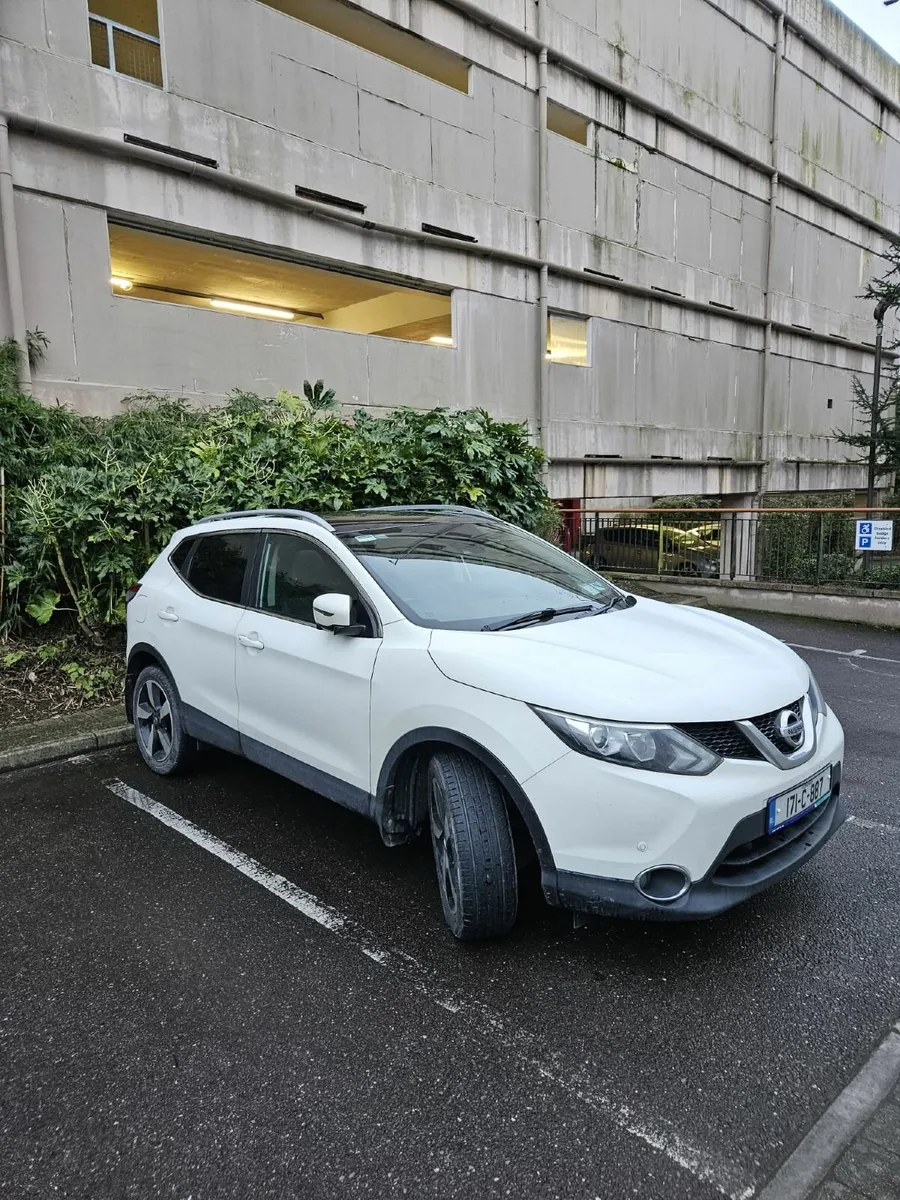 Nissan Qashqai 2017, SV Premium, Low Mileage - Image 4