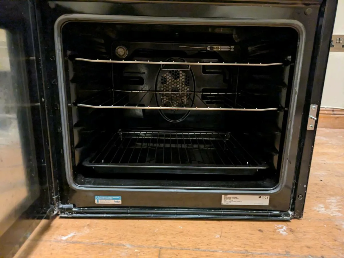 Freestanding BEKO Double Oven with Hob - Image 4