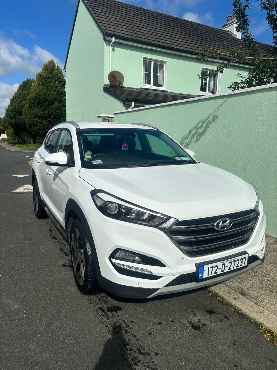 car - Image 1