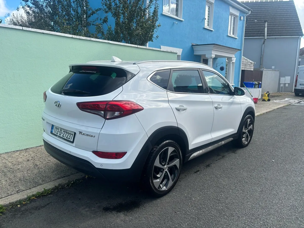 car - Image 3