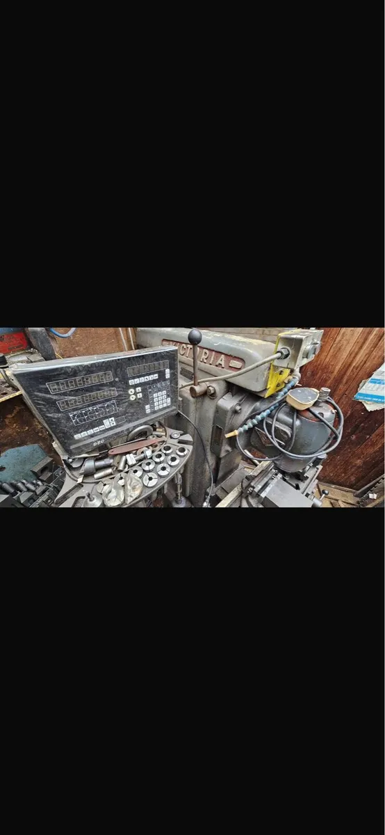 Victoria milling machine. Single phase 240v DRO - Image 2