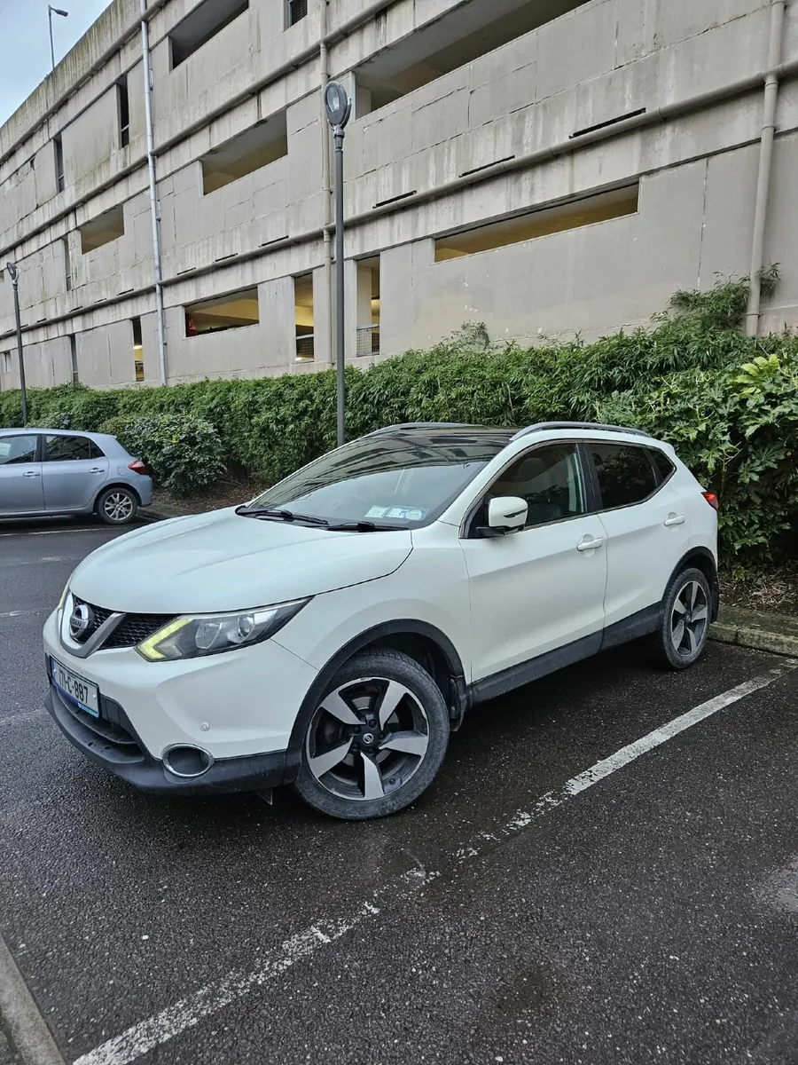 Nissan Qashqai 2017, SV Premium, Low Mileage - Image 1