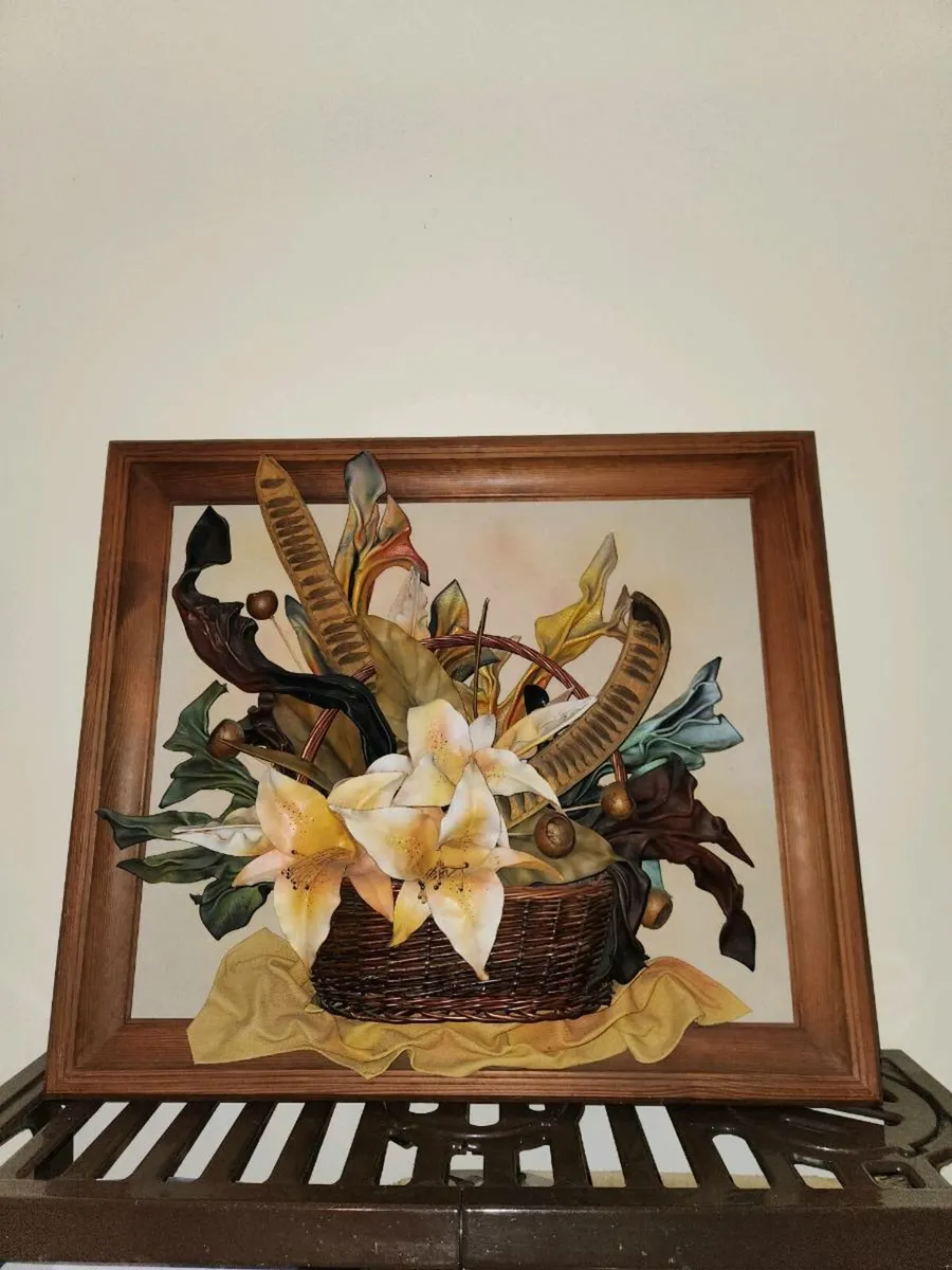 Vintage 3D leather floral painting 🖼 - Image 1