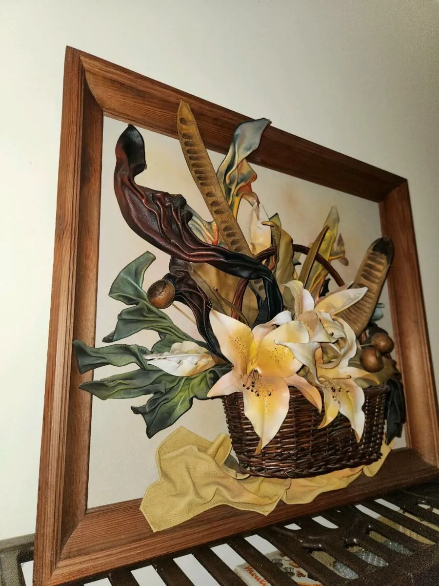 Vintage 3D leather floral painting 🖼 - Image 2