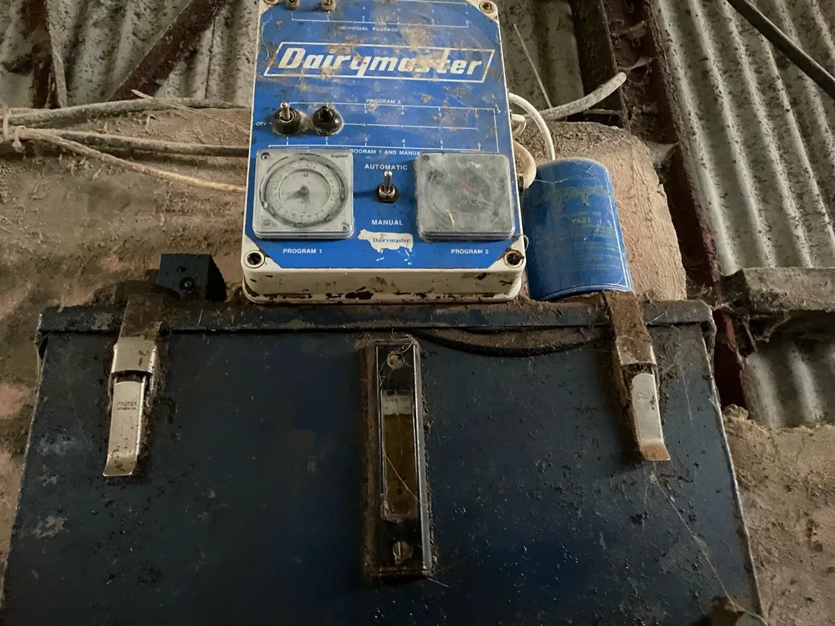 Dairymaster Scrapers - Image 1