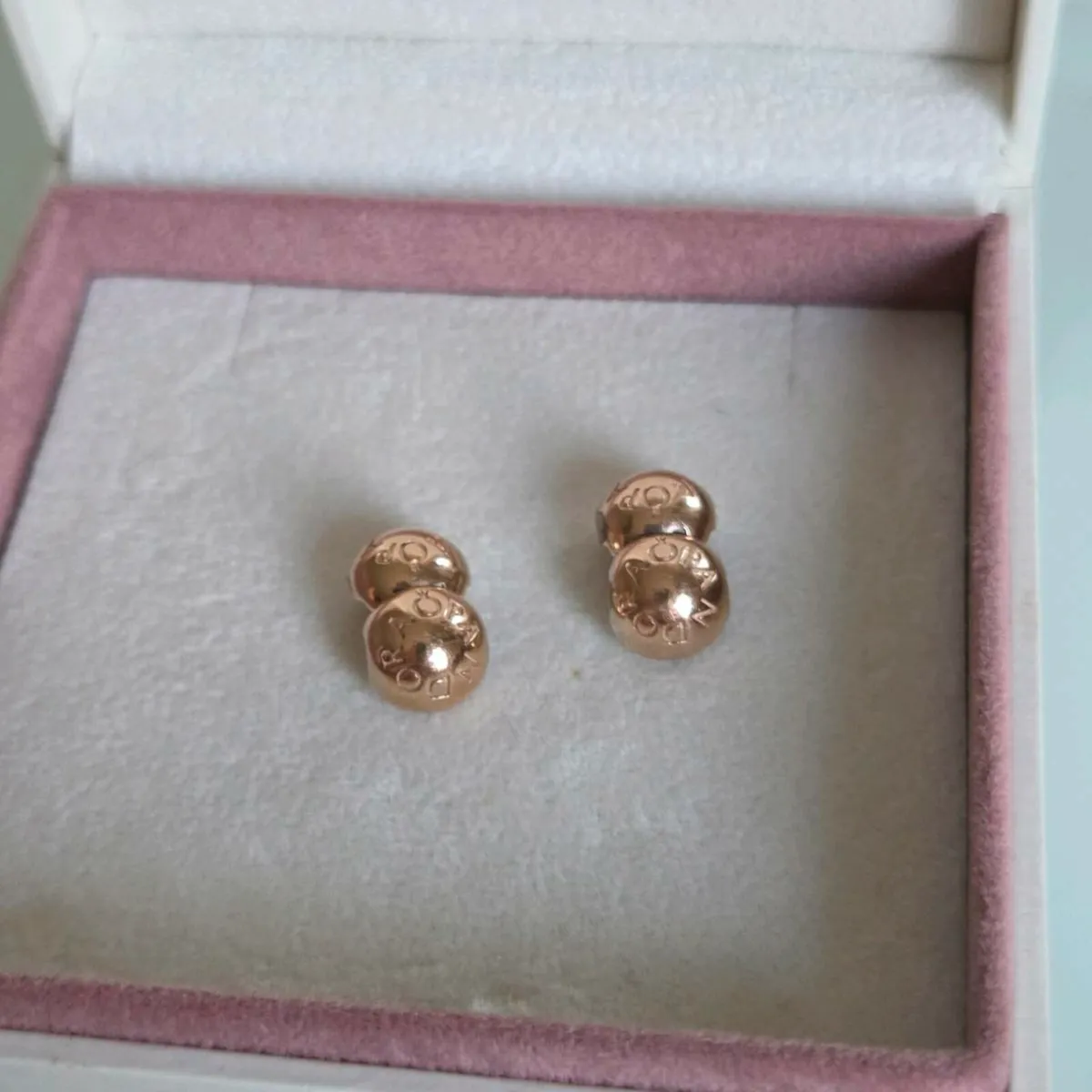 Pandora logo charm clips rose gold - Image 2