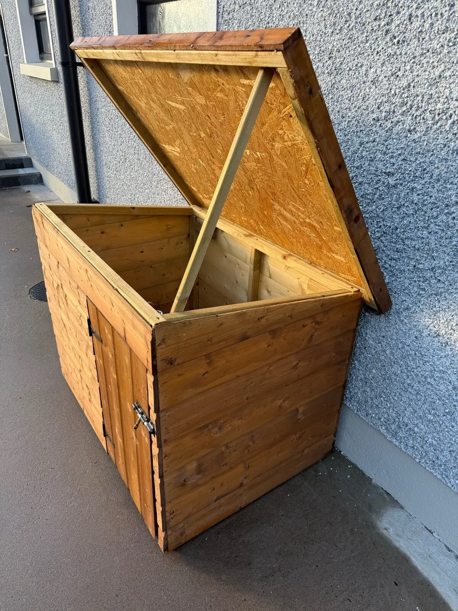 Dog House - Image 3