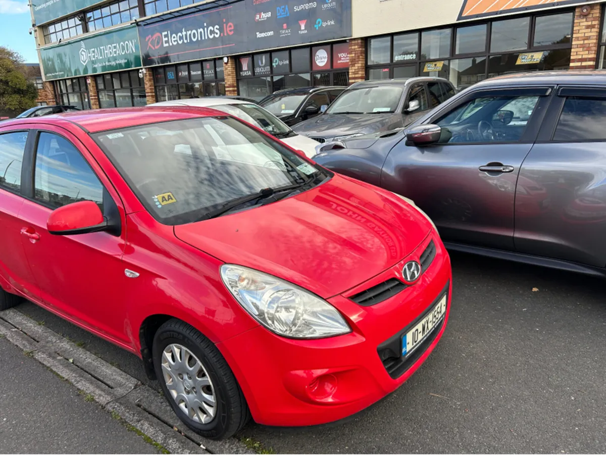 Hyundai i20 0NLY 67000KLMS//1 OWNER IRISH CAR WITH - Image 2