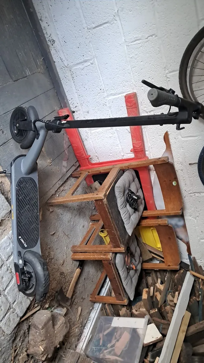 2 electric scooters for parts - Image 1
