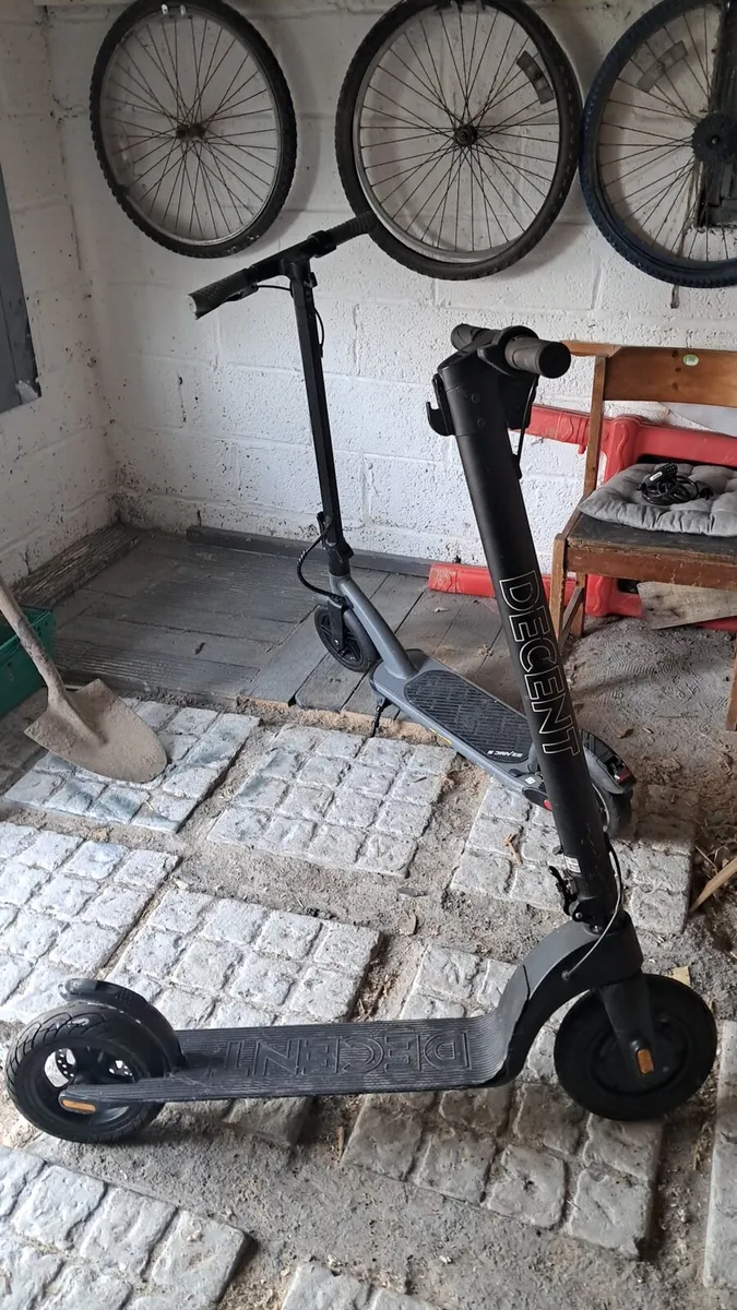 2 electric scooters for parts - Image 2