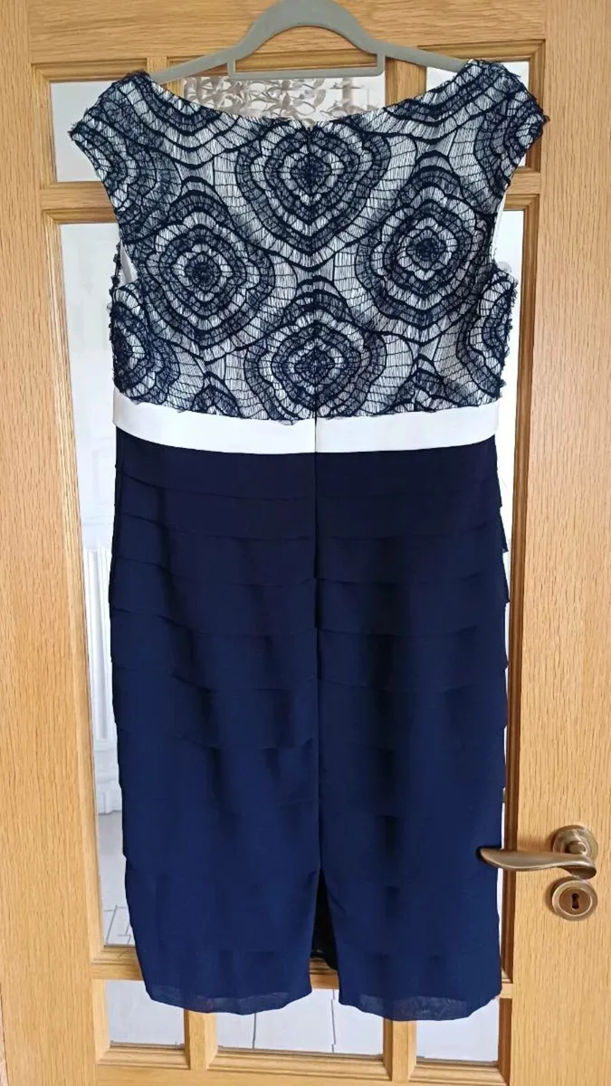 Womens wedding outfit - Image 3