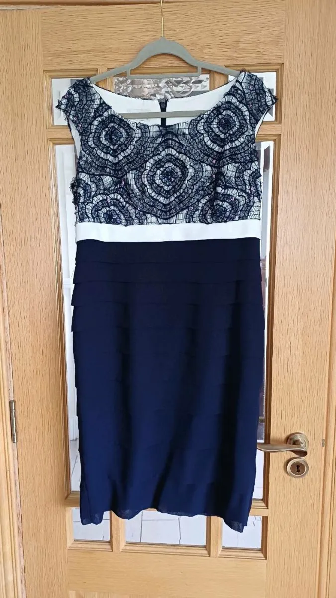 Womens wedding outfit - Image 4