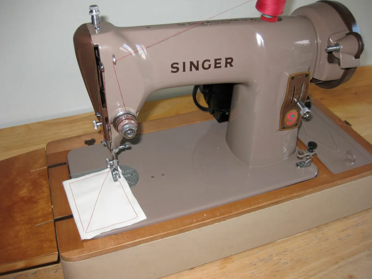 Spotless Singer 185K Sewing Machine. - Image 1