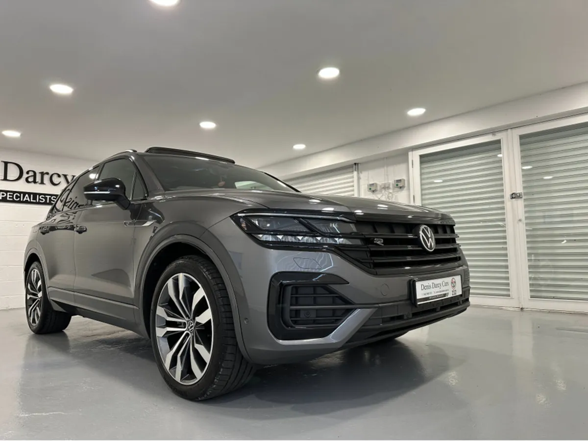 Volkswagen Touareg V6 R LINE  BLACK EDITION 286BHP - Image 3