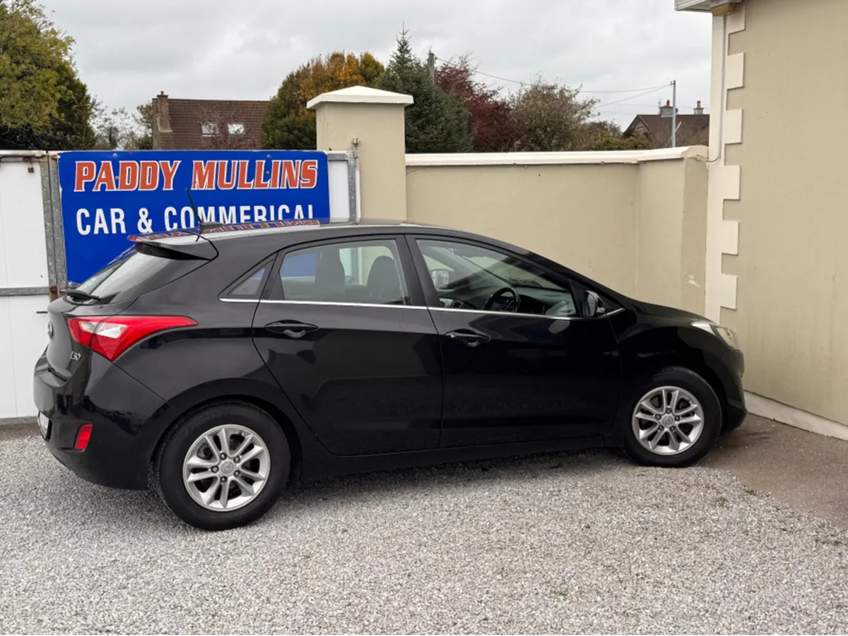Hyundai i30 SE NAV BLUE DRIVE 110 5DR 110PS - Image 3