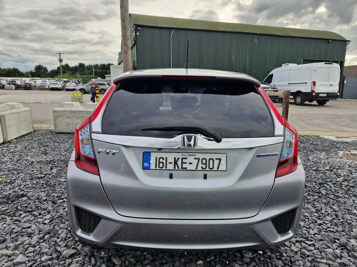 Honda Fit 2016 - Image 2