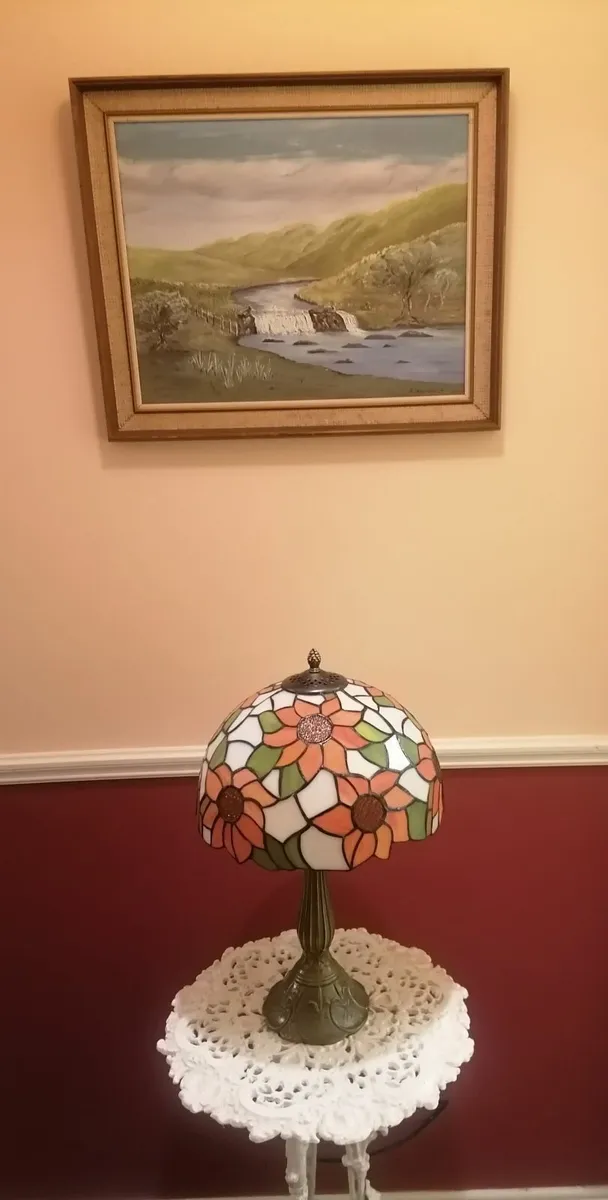 Tiffany Table Lamp New In Box Free Delivery - Image 2