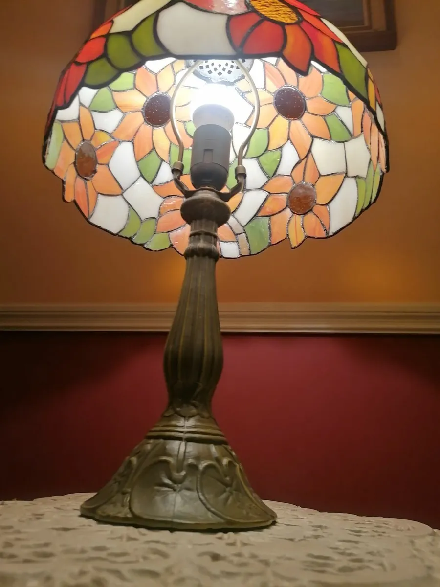 Tiffany Table Lamp New In Box Free Delivery - Image 3