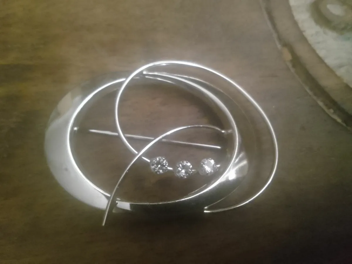 STERLING SILVER SCANDINAVIAN VINTAGE SWIRL BROOCH - Image 1