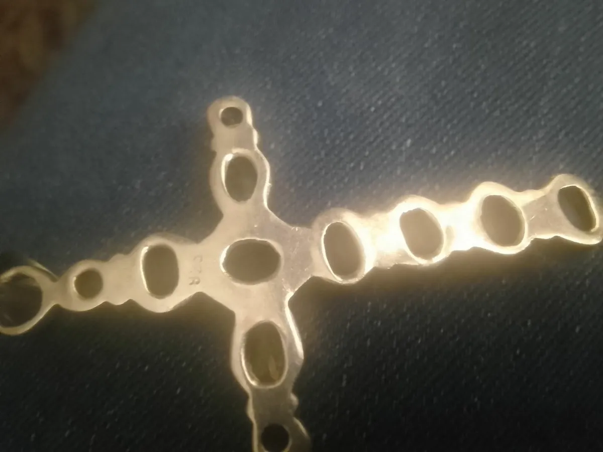 VINTAGE STG SILVER QUARTZ LGE CROSS PENDANT - Image 4