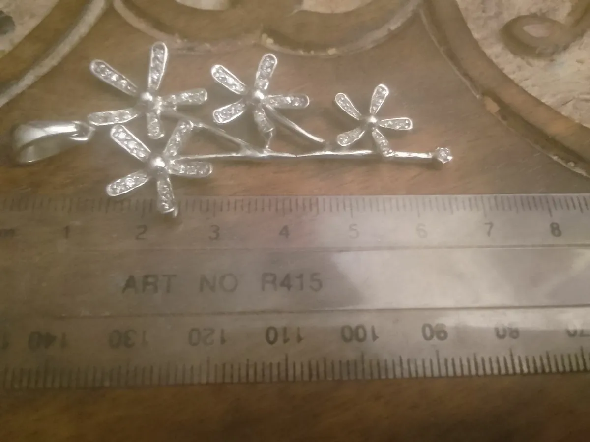 VINTAGE STERLING PAVE DIAMANTE FLOWER PENDANT - Image 2