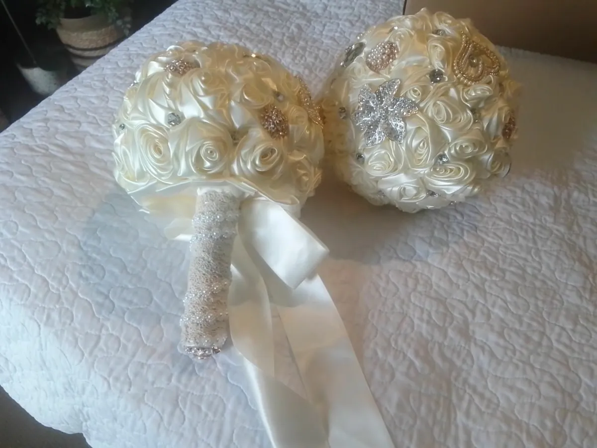 HANDMADE IVORY EMBELLISHED BRIDAL BOUQUET - Image 1