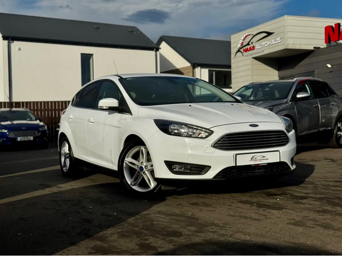 Ford Focus 1.0 ZETEC ECOBOOST 125PS 5DR T - Image 1