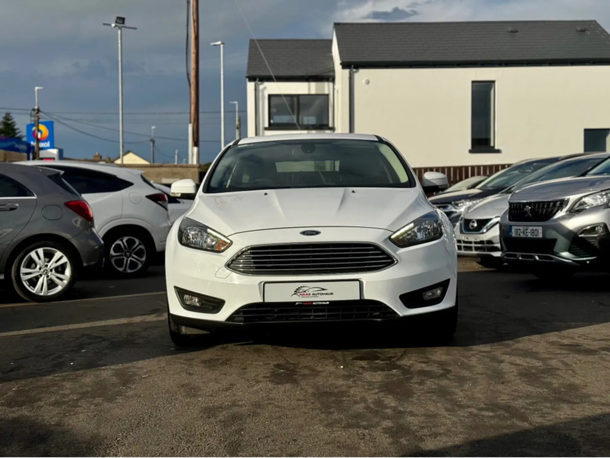Ford Focus 1.0 ZETEC ECOBOOST 125PS 5DR T - Image 3