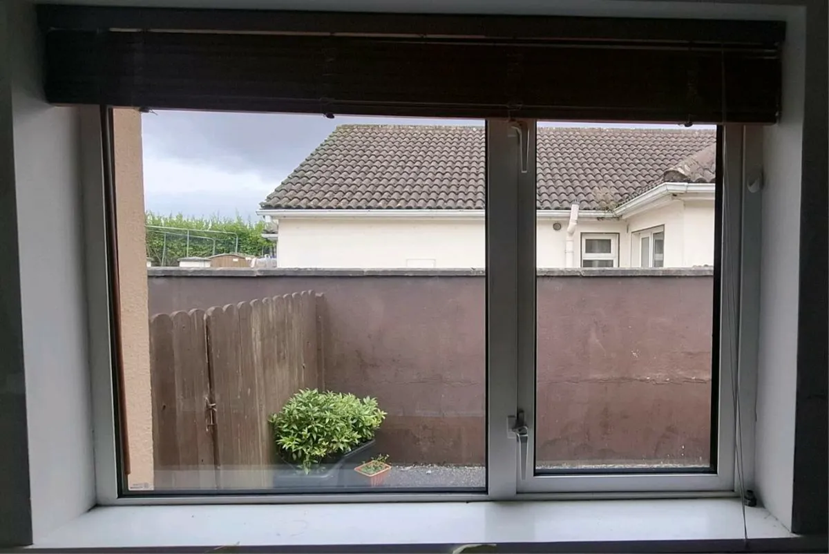 Windows and sliding door - Image 1