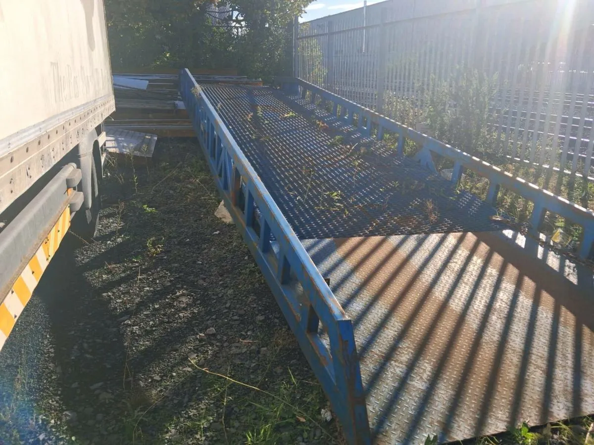 Loading ramp - Image 1
