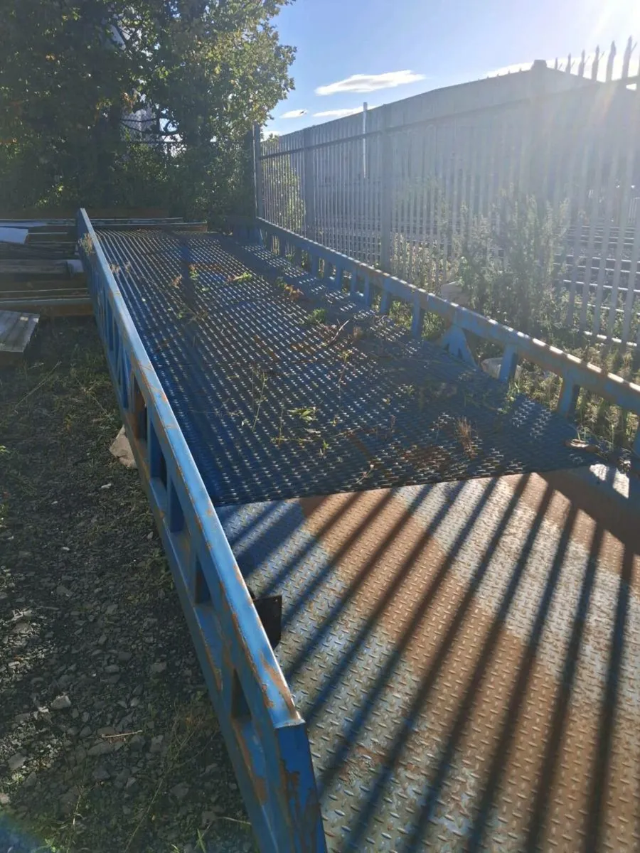 Loading ramp - Image 2