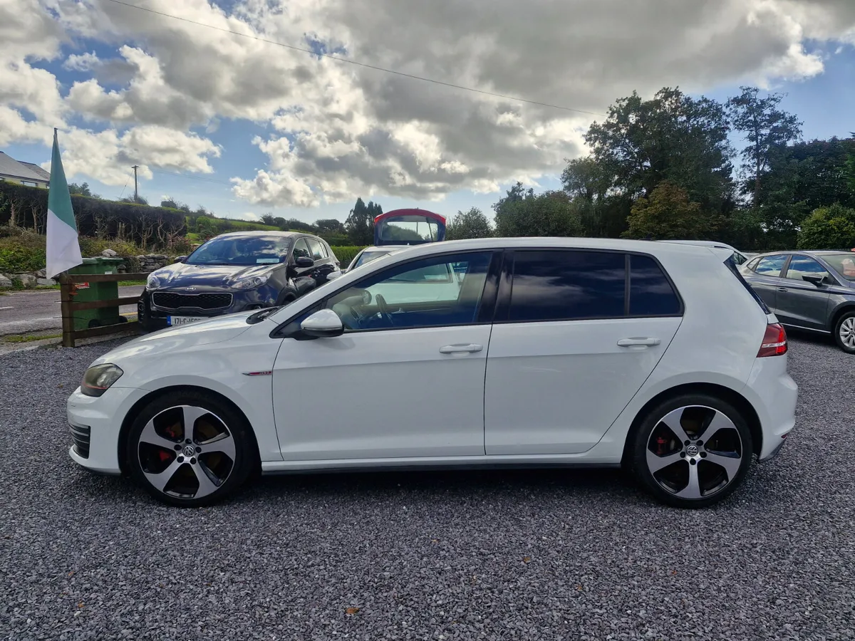Volkswagen Golf 2014 - Image 2