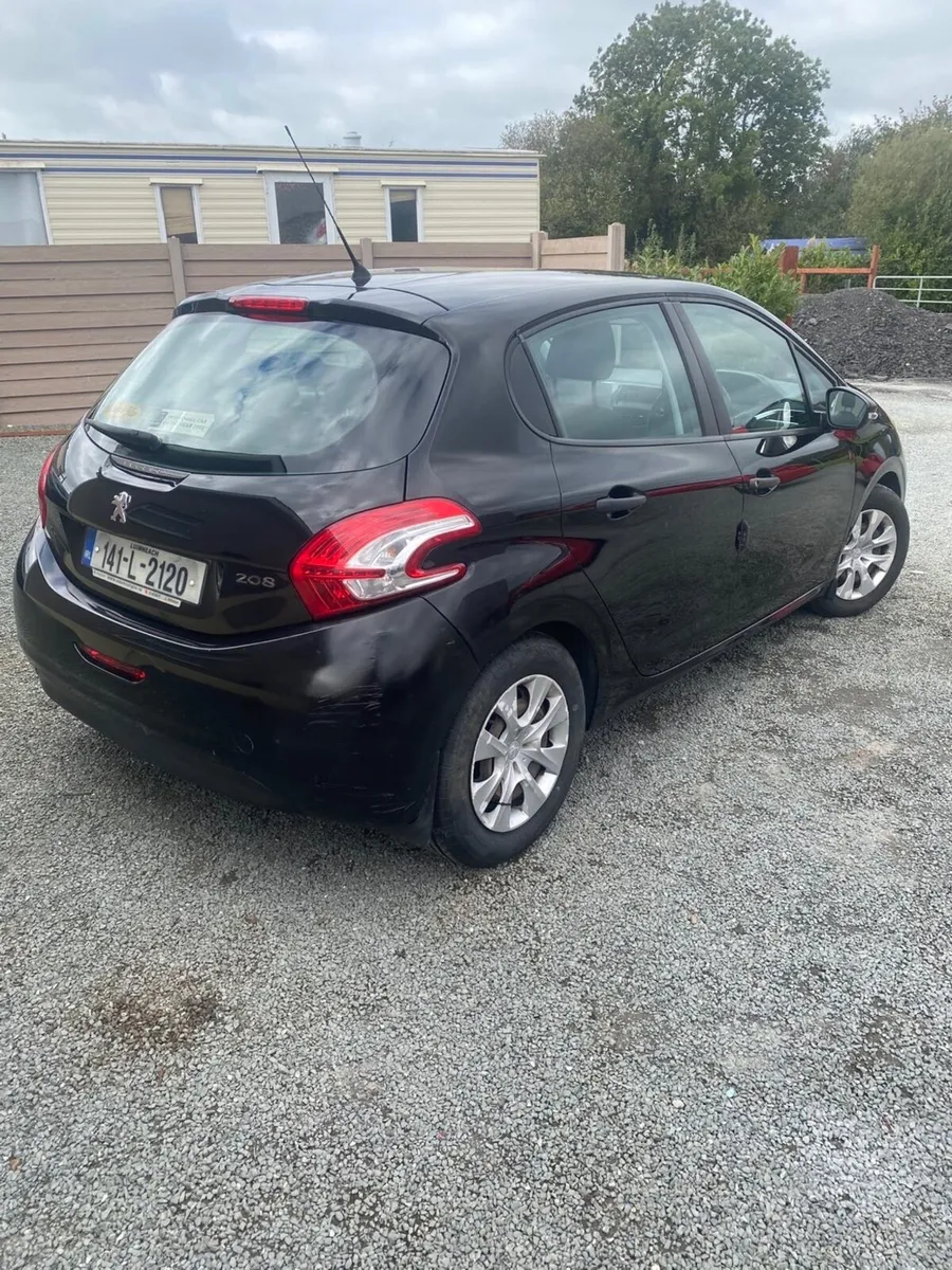 Peugeot 208 2014 - Image 2