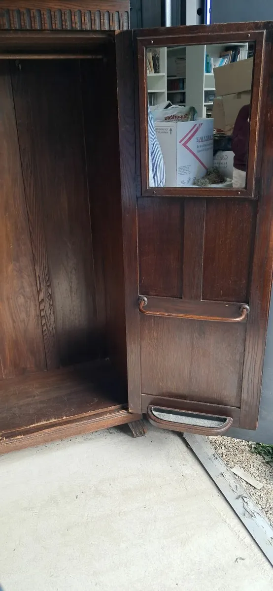 Wardrobe - Image 2