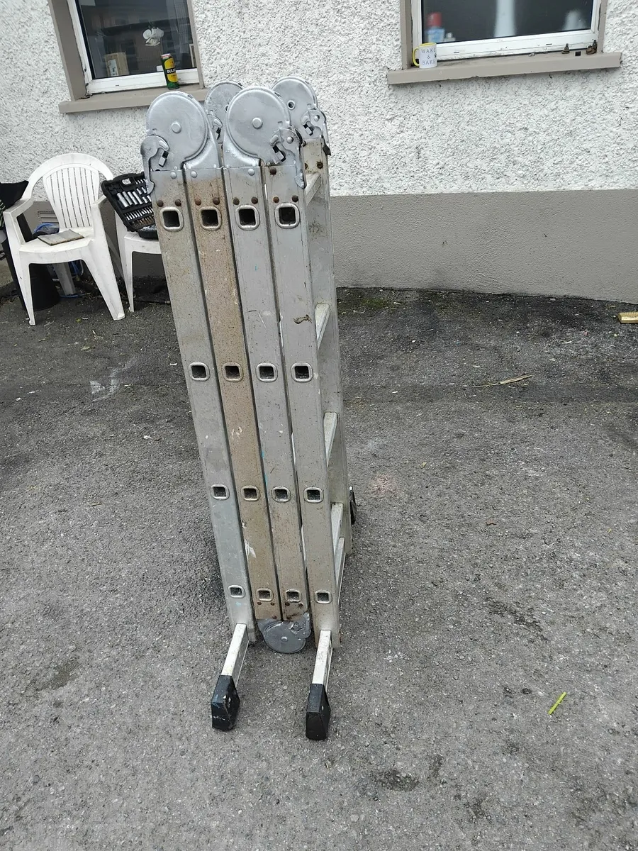 Extended ladder working perfectly priced - Image 4