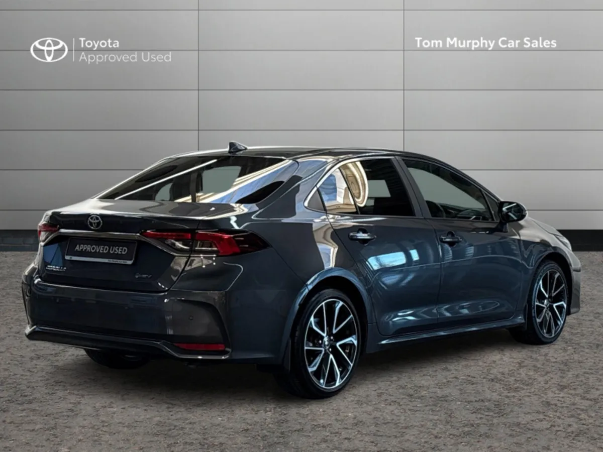 Toyota Corolla COROLLA SALOON SOL - Image 2