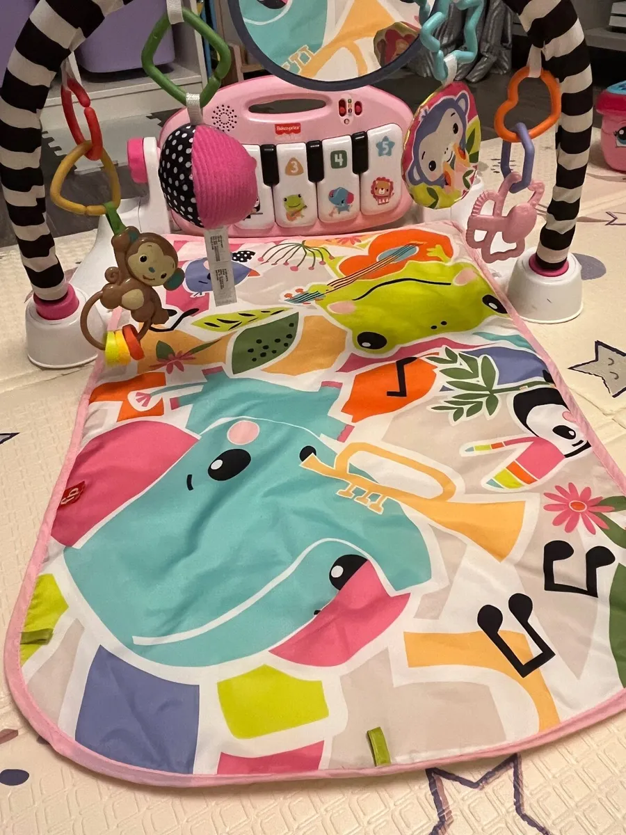 Fisher price kick and play - Image 2