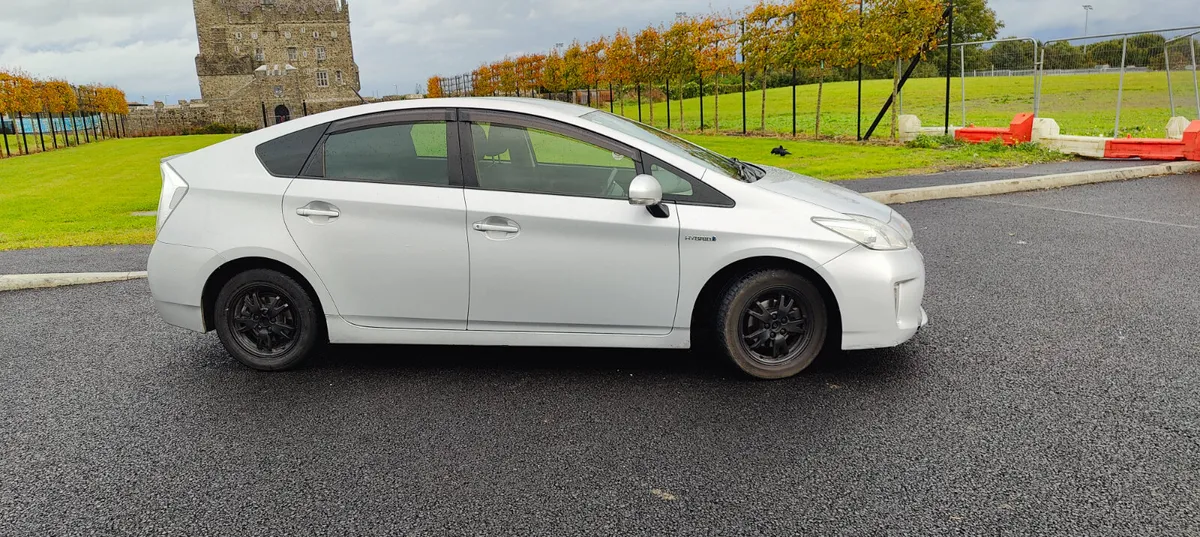 Toyota Prius 2015 fresh NCT - Image 2