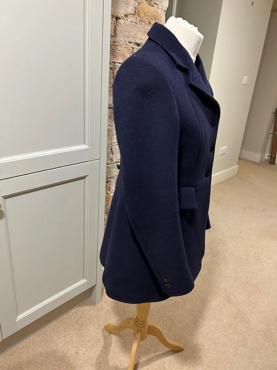 Hunt coat ladies navy size 10-12 - Image 4