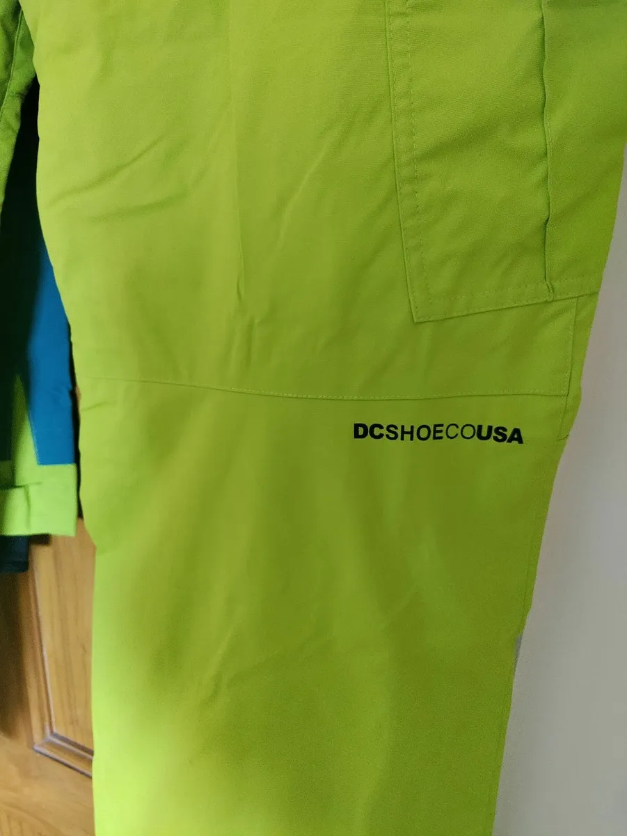 DCShoeCo ski snowboarding pants 10K L - Image 2