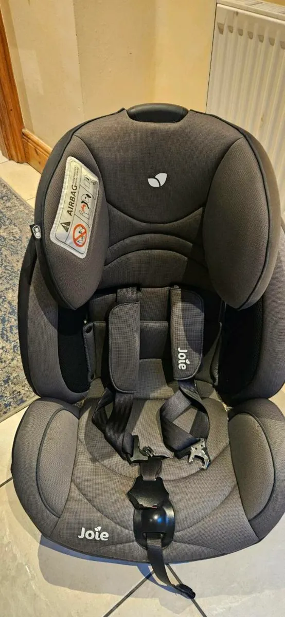 Child Car Seats Joie and Britax isofix - Image 1