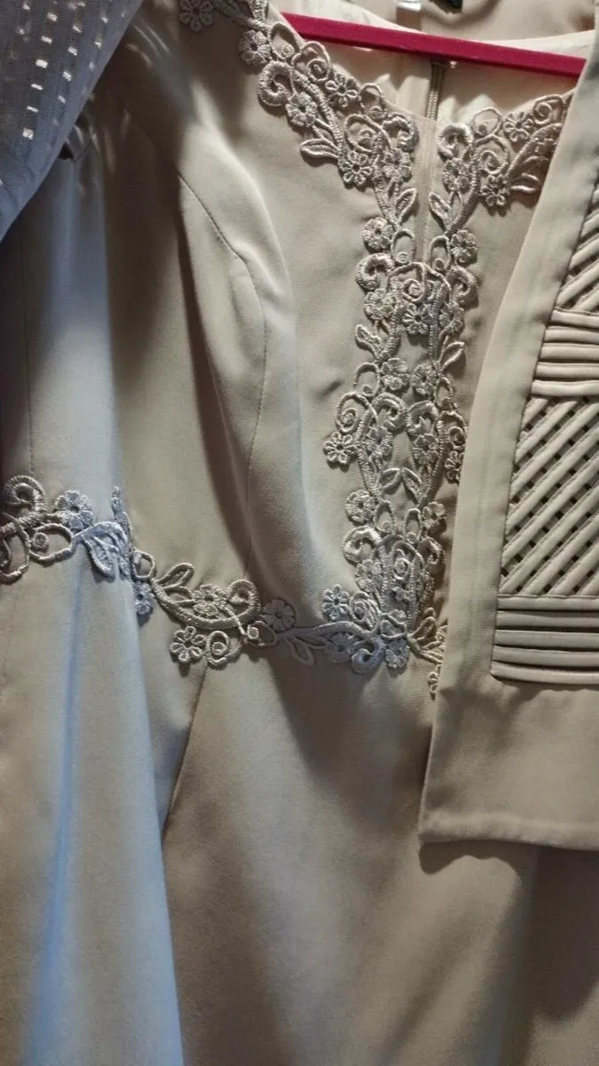 Mother of the bride outfit - Image 2
