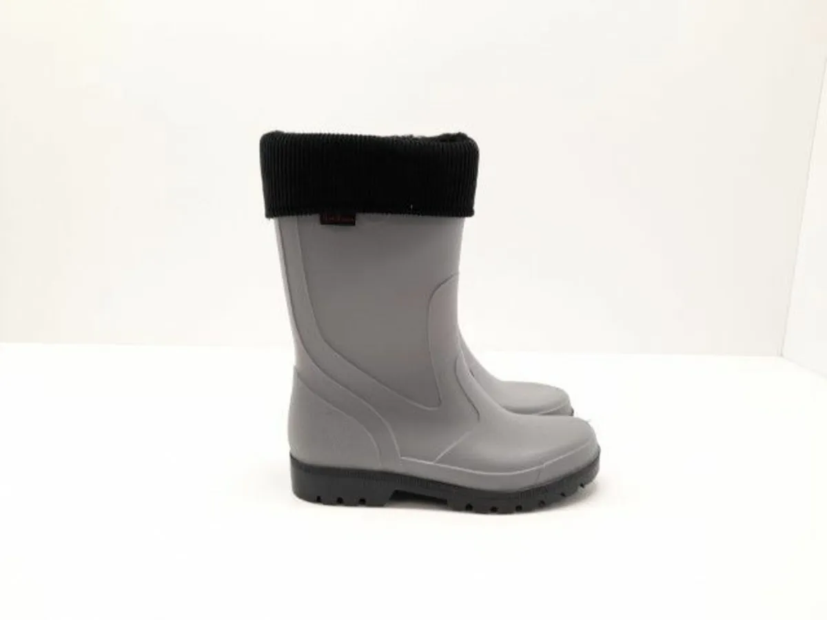 Online Auction Of Grey/Black  Wellington Boots - Image 4