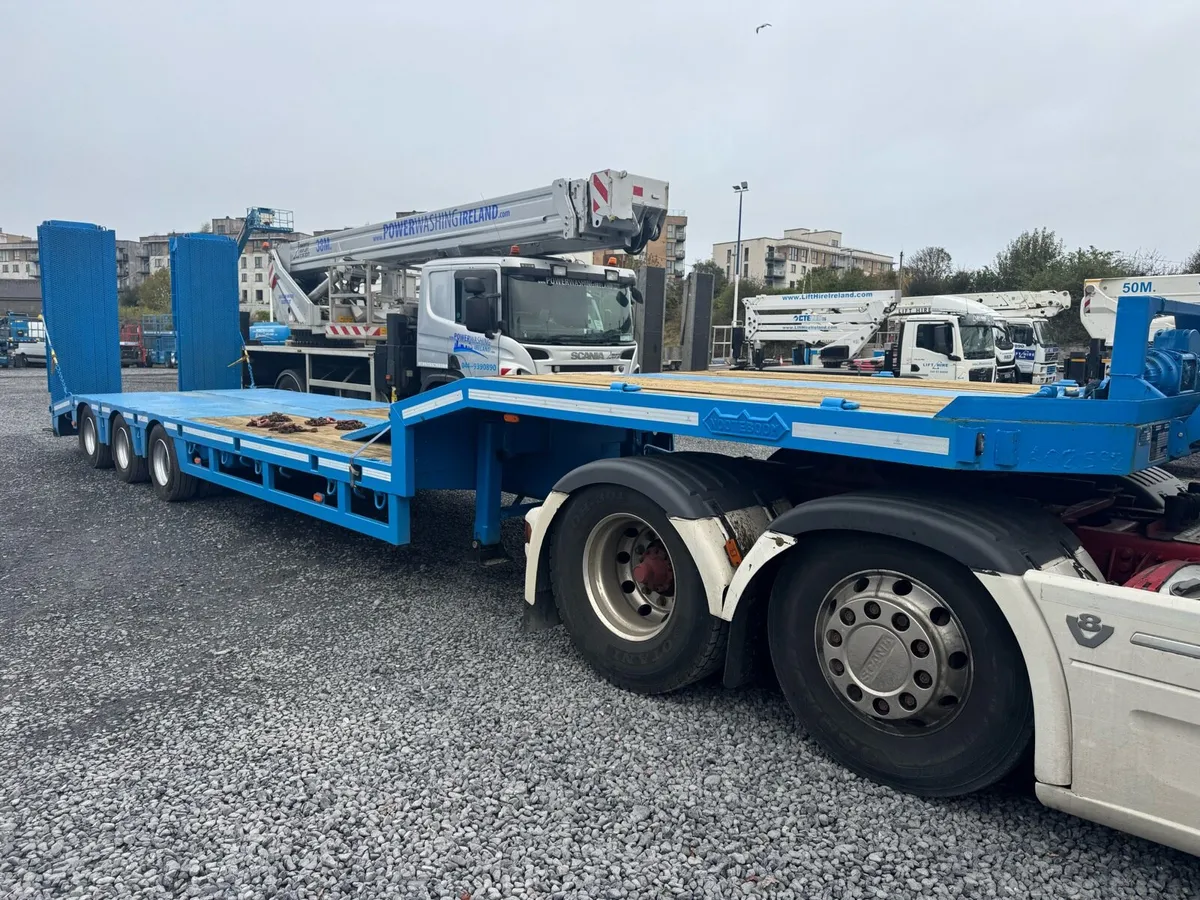 Low loader trailer - Image 1