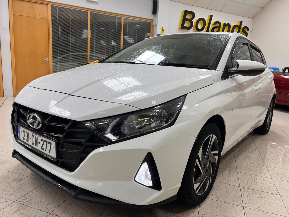 Only 18,000 Kms As New 2023 DELUXE PLUS 5DR **Fina - Image 2